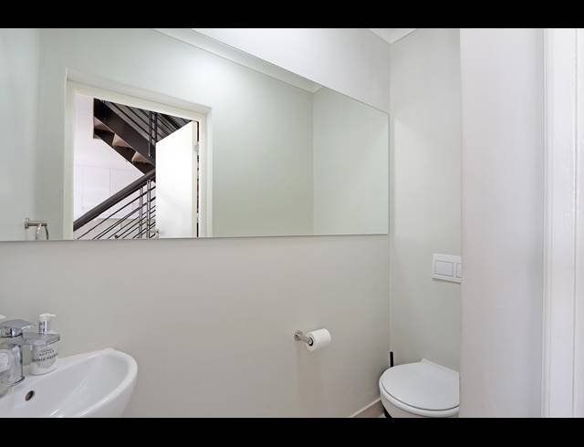 2 BEDROOM APARTMENT TO LET IN KENILWORTH